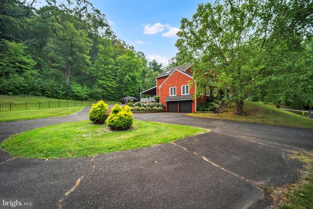 2002 PAR DR, Doylestown, PA 18901