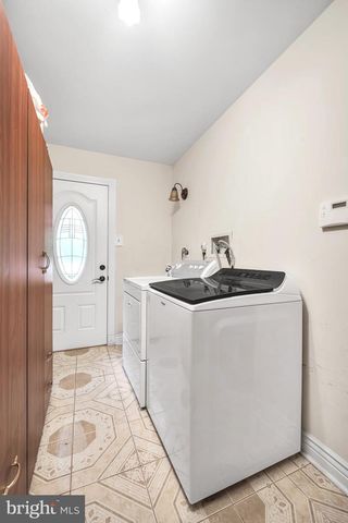 2002 PAR DR, Doylestown, PA 18901