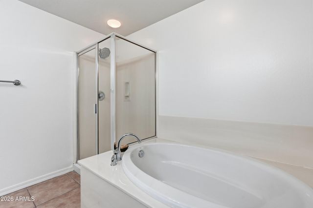 2140 W TALLGRASS Trail 107, Phoenix, AZ 85085