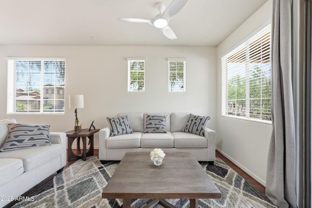 2140 W TALLGRASS Trail 107, Phoenix, AZ 85085