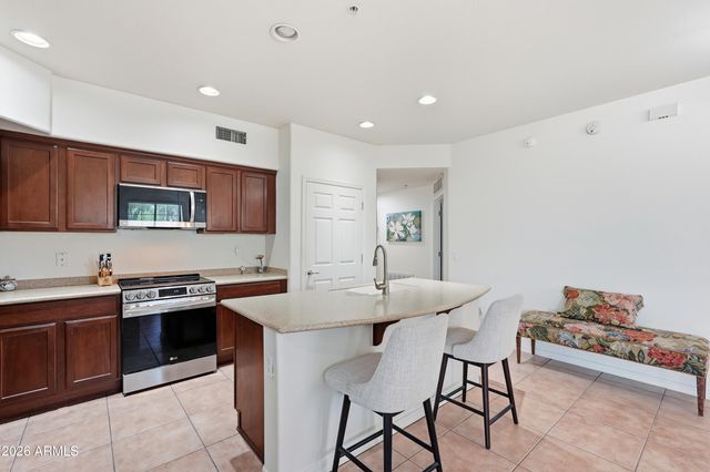 2140 W TALLGRASS Trail 107, Phoenix, AZ 85085