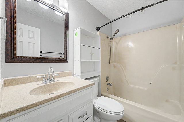 182 N Hunter Street, Farmington, AR 72730