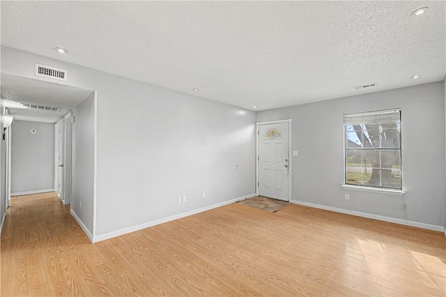 182 N Hunter Street, Farmington, AR 72730