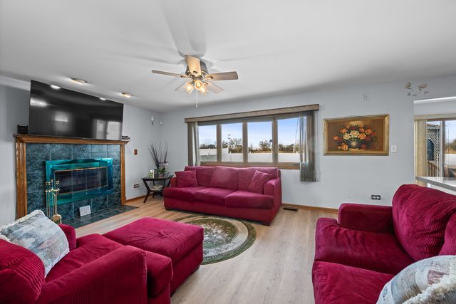 4862 Bay View Drive, Richton Park, IL 60471