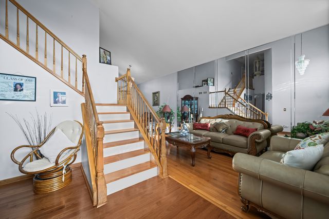 4862 Bay View Drive, Richton Park, IL 60471