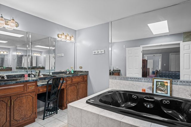 4862 Bay View Drive, Richton Park, IL 60471