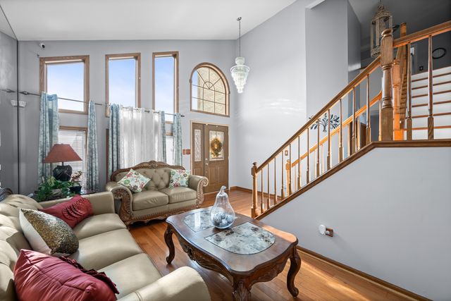 4862 Bay View Drive, Richton Park, IL 60471