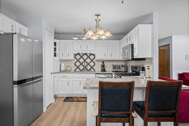 4862 Bay View Drive, Richton Park, IL 60471