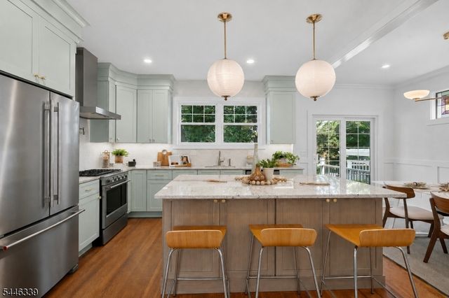 19 Manley Ter, Maplewood Twp., NJ 07040