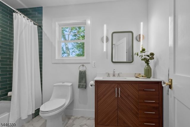 19 Manley Ter, Maplewood Twp., NJ 07040