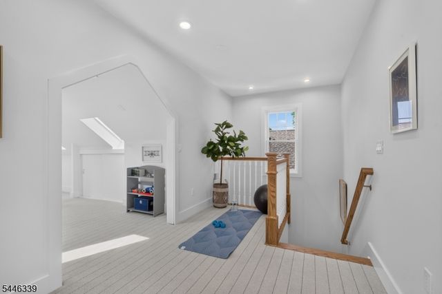 19 Manley Ter, Maplewood Twp., NJ 07040
