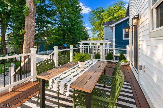 19 Manley Ter, Maplewood Twp., NJ 07040
