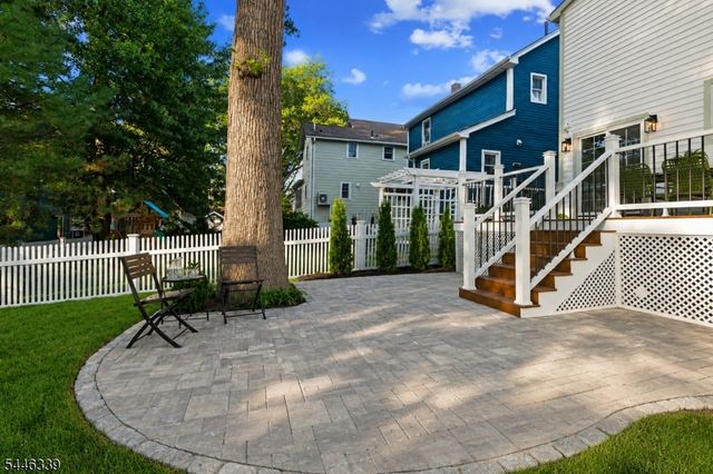 19 Manley Ter, Maplewood Twp., NJ 07040