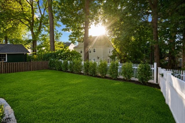 19 Manley Ter, Maplewood Twp., NJ 07040