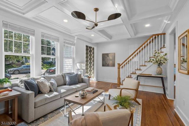 19 Manley Ter, Maplewood Twp., NJ 07040