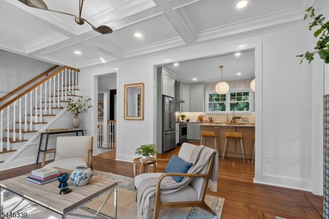 19 Manley Ter, Maplewood Twp., NJ 07040