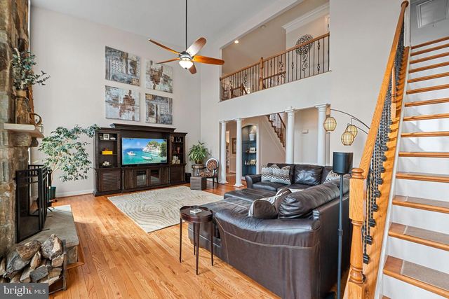 43423 MOUNTCASTLE DR, Chantilly, VA 20152