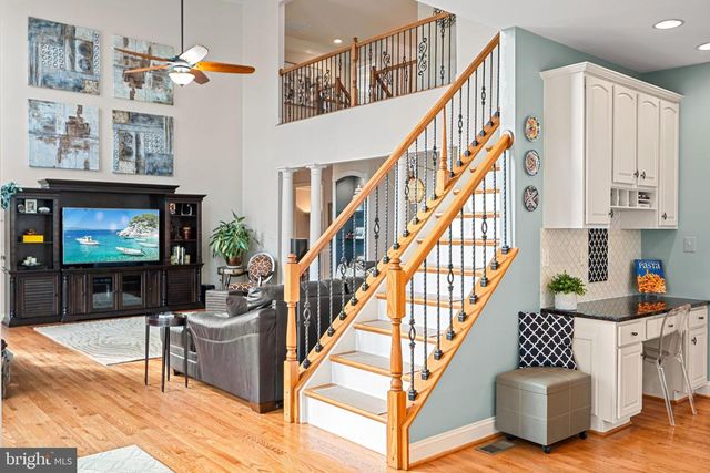 43423 MOUNTCASTLE DR, Chantilly, VA 20152