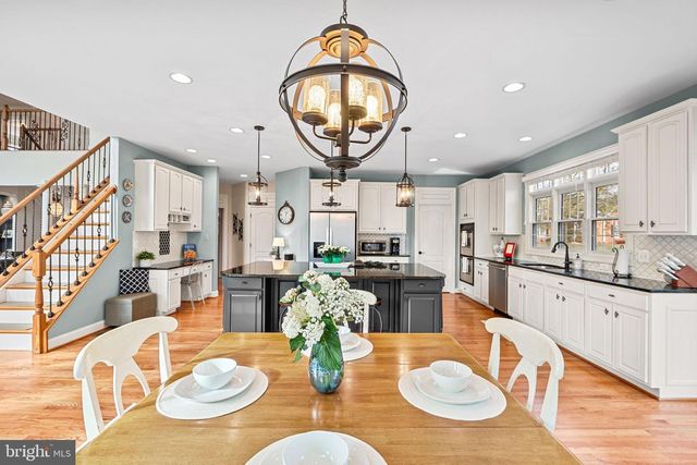 43423 MOUNTCASTLE DR, Chantilly, VA 20152