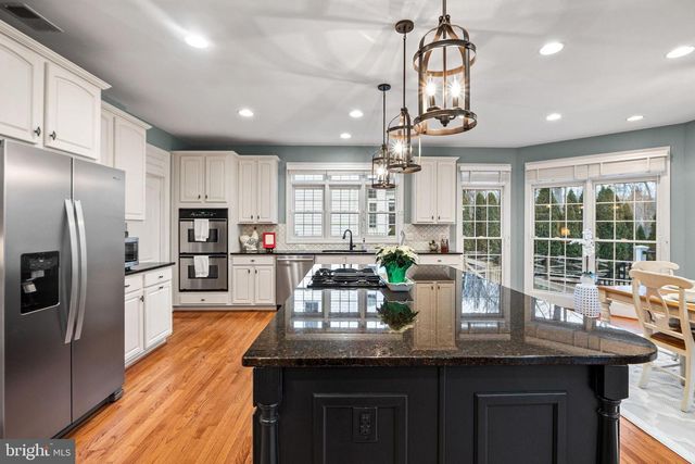 43423 MOUNTCASTLE DR, Chantilly, VA 20152