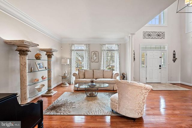 43423 MOUNTCASTLE DR, Chantilly, VA 20152