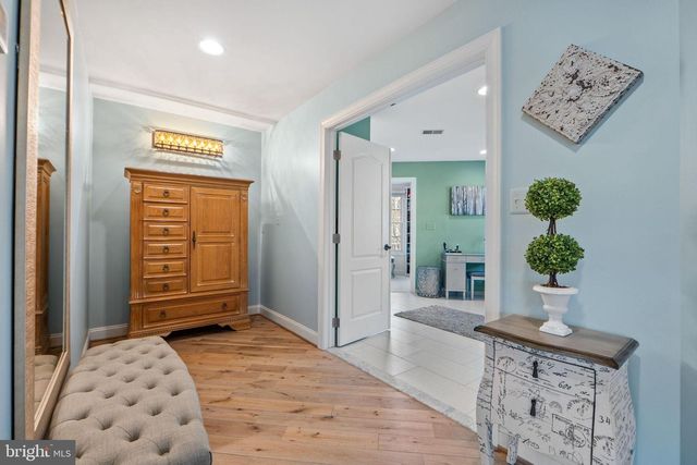 43423 MOUNTCASTLE DR, Chantilly, VA 20152