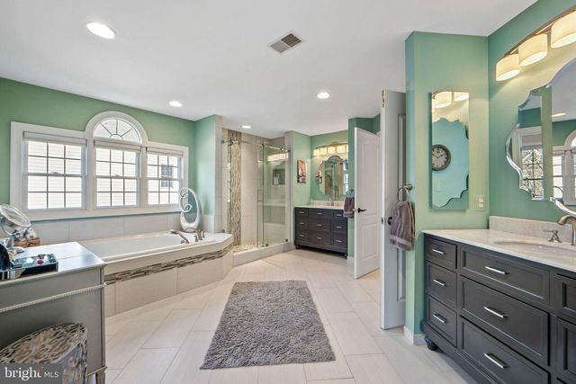 43423 MOUNTCASTLE DR, Chantilly, VA 20152