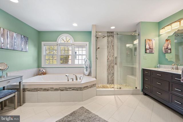 43423 MOUNTCASTLE DR, Chantilly, VA 20152