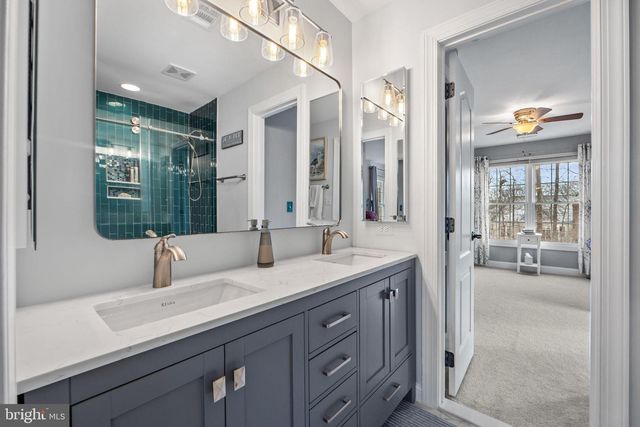 43423 MOUNTCASTLE DR, Chantilly, VA 20152