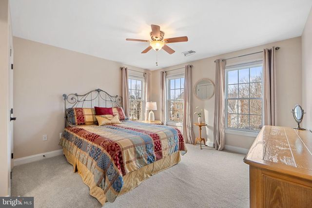 43423 MOUNTCASTLE DR, Chantilly, VA 20152