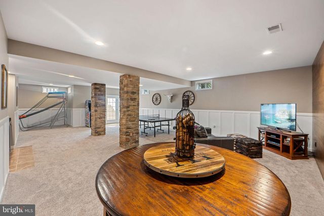 43423 MOUNTCASTLE DR, Chantilly, VA 20152