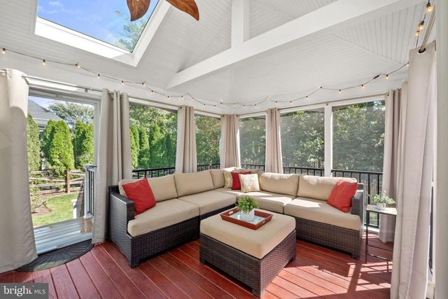 43423 MOUNTCASTLE DR, Chantilly, VA 20152