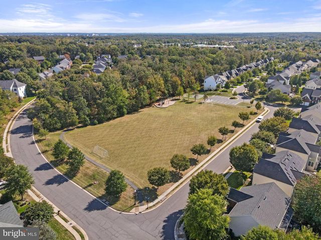 43423 MOUNTCASTLE DR, Chantilly, VA 20152