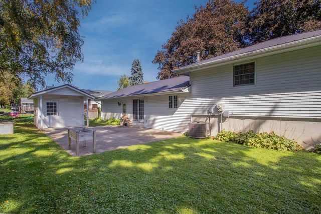 310 S Concord AVENUE, Watertown, WI 53094