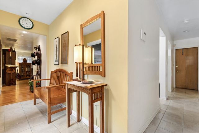 125 N Park Boulevard, Glen Ellyn, IL 60137