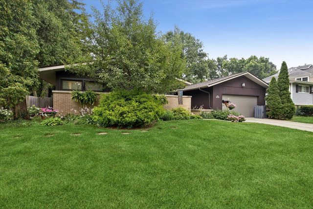 125 N Park Boulevard, Glen Ellyn, IL 60137