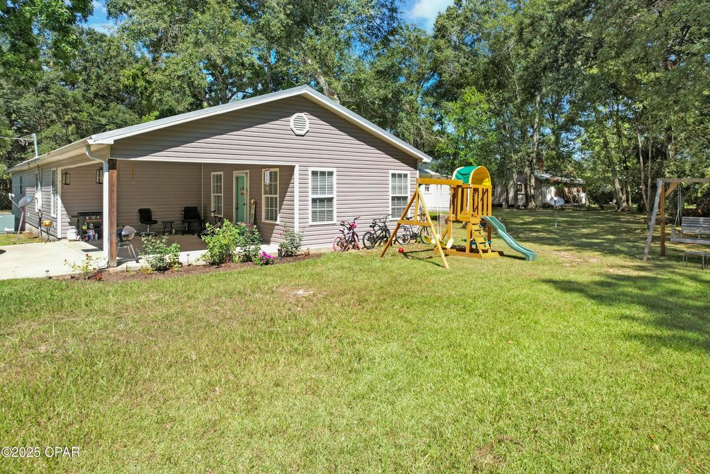 5324 Forest Drive, Graceville, FL 32440