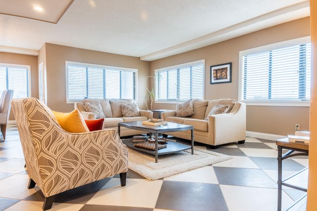 355 S Broadway 305, Lexington, KY 40508