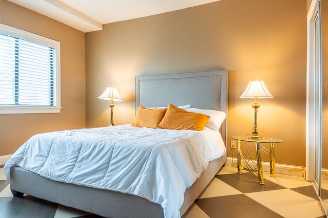 355 S Broadway 305, Lexington, KY 40508