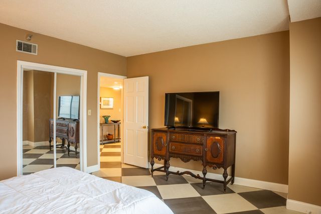 355 S Broadway 305, Lexington, KY 40508