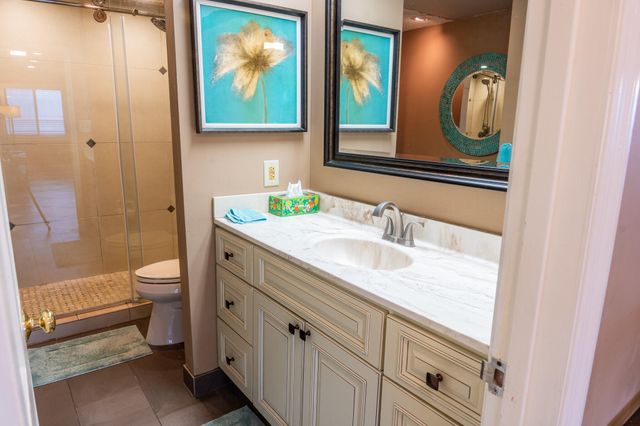 355 S Broadway 305, Lexington, KY 40508