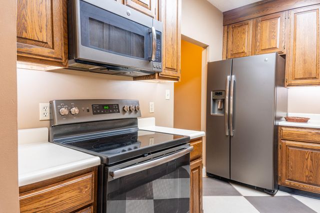 355 S Broadway 305, Lexington, KY 40508