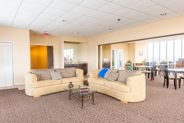 355 S Broadway 305, Lexington, KY 40508