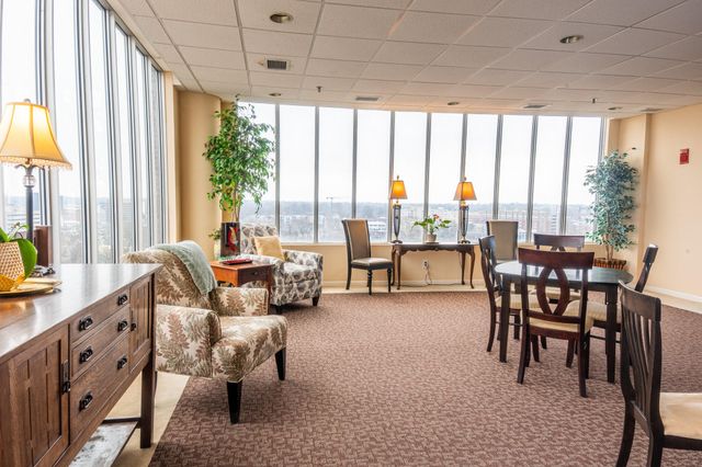 355 S Broadway 305, Lexington, KY 40508