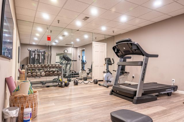 355 S Broadway 305, Lexington, KY 40508