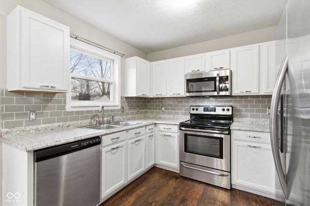 10870 Balfour Drive, Noblesville, IN 46060