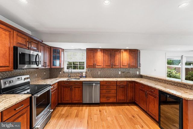 842 MARKET ST, Gloucester City, NJ 08030