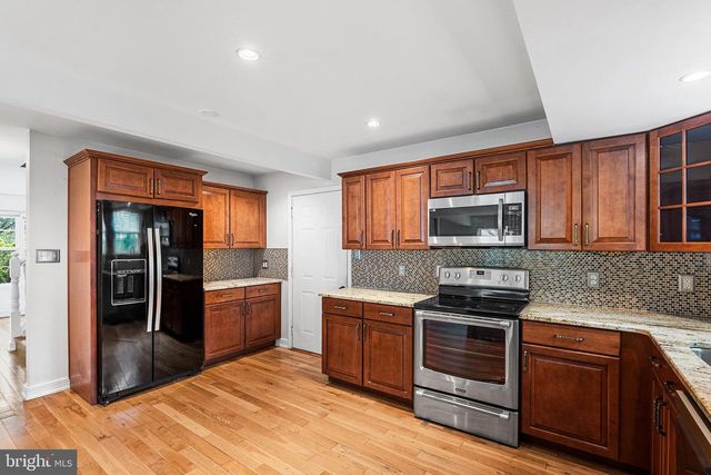 842 MARKET ST, Gloucester City, NJ 08030