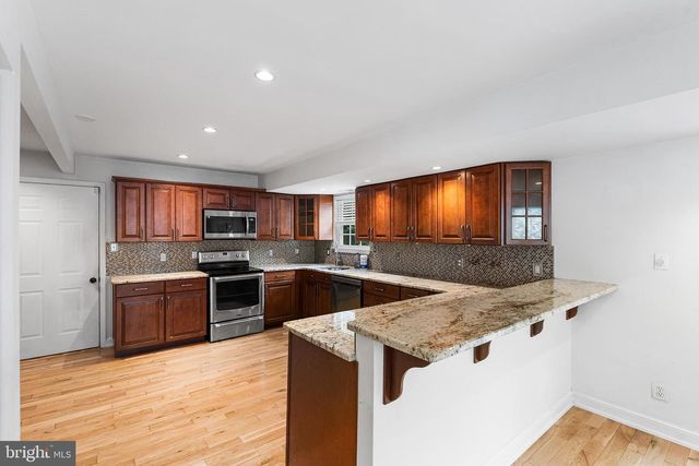 842 MARKET ST, Gloucester City, NJ 08030