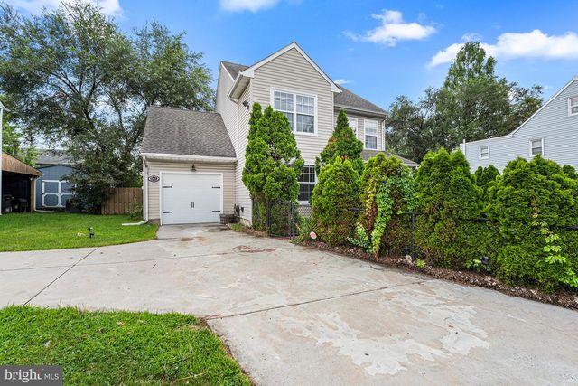 842 MARKET ST, Gloucester City, NJ 08030